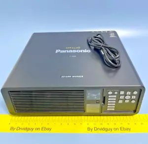 Panasonic PT-DZ680EK 1-Chip DLP Festinstallationsprojektor; 220-240 V ~ 4,0 A - Bild 1 von 8