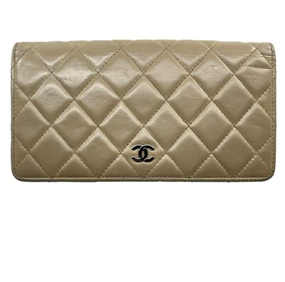 Auténtica cartera plegable Chanel Matelasse piel de cordero beige Foto 1 de 4