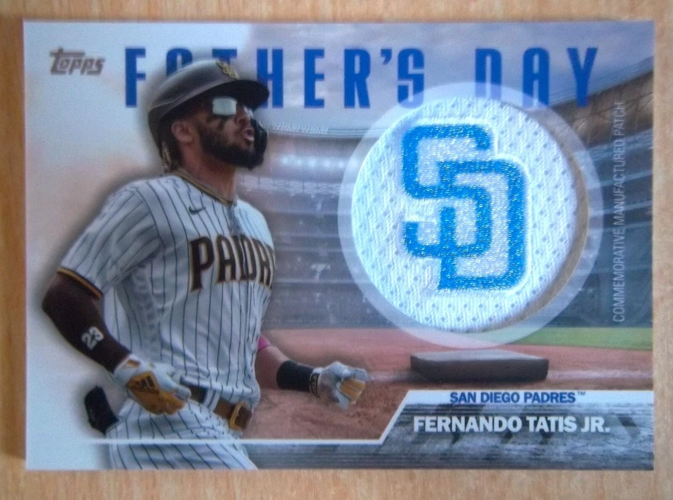 FERNANDO TATIS JR. - FATHER'S DAY COMMERATIVE CARD FD-FT - 2023 TOPPS SERIES TWO - Imagen 1 de 2