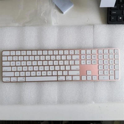 Magic keyboard with  touch id - Image 1 of 4