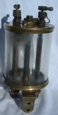 Lunkenheimer Co. Cincinnati Ohio No. 8 Double Feed Brass Oiler - Image 1 of 4