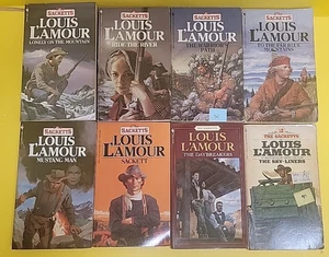 Louis L'Amour - Lot of 8 Books - Sackett Series - Classic Paperback Westerns - Foto 1 di 7