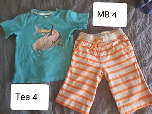 💙🐟Mini Boden und Tee Jungen Short Set Gr. 4🐟💙 - Bild 1 von 2
