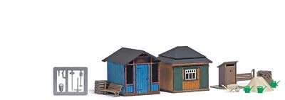 Set of Garden Gazebos with gardening accessories HO/OO Gauge Busch 1617 - Image 1 of 2