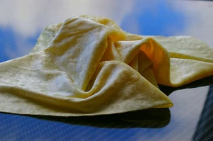 GIALLO LIMONE - VELLUTO SCHIACCIATO - ABITO / TESSUTO ARTIGIANALE / TEATRO - Larghezza 130 cm - Foto 1 di 1