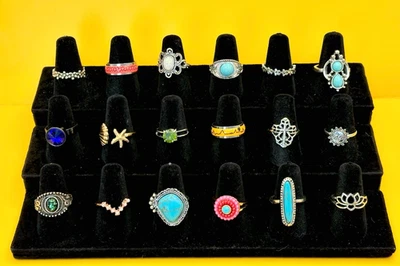 Lote de 18 anillos tono oro y plata 6 - 6,5 R-119 Foto 1 de 4