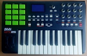 Akai MPK 25 (Mk1) MIDI DAW Controller | Keyboard | MPC Pads - Picture 1 of 5