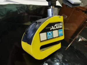 Xena XZZ6 Disc Wheel Lock With Alarm for motorcycles & scooters - Picture 1 of 5