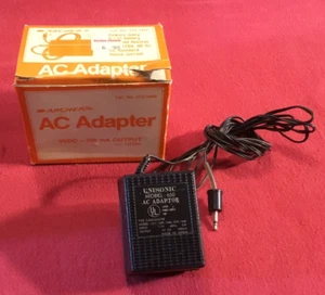 Adattatore AC Archer vintage in scatola originale 9V 5-5,5 mm maschio Tandy Canada 273-1455 - Foto 1 di 7