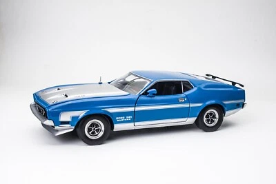 Sunstar 3628 FORD 1971 Mustang Boss 351  grabber blue/Silver  1:18 diecast - Image 1 of 4