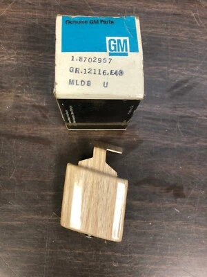 1970 CHEVY KINGSWOOD ESTATE WAGON LH ACABAMENTO EM GRÃO DE MADEIRA NOS GM 520 - Imagem 1 de 2