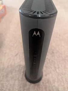 Motorola MG8702 modem via cavo + router Wi-Fi - nero - Foto 1 di 3