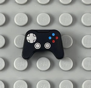 CONTROLADOR DE VIDEOJUEGO LEGO NEGRO CON CONTROLES PLATEADOS Accesorio de minifigura - Imagen 1 de 1