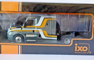 Ixo TR211 Freightliner Cascadia 2018 6x4 tractor cab met. grey 1:43 Scale - Picture 1 of 2