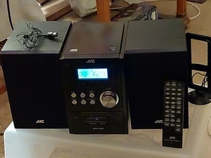 PORTABLE & FUN JVC MICRO COMPONENT SYSTEM CA-UXG200 W REMOTE, ANTENNAS, AUDIO IN - Picture 1 of 12