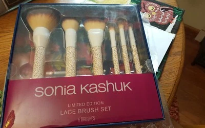 Sonia Kashuk Edición Limitada Encaje 6 piezas Juego de Cepillos 100% Sintéticos Foto 1 de 3