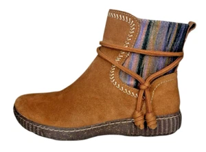 Clarks Caroline Lily Brown Suede Ankle Boots Women's Size 9.5W Comfort (28710) - Picture 1 of 10