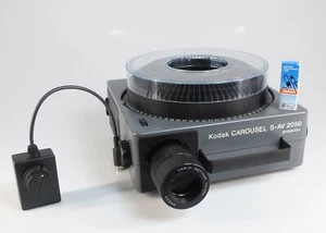 KODAK CAROUSEL S-AV 2050 DIAPROJEKTOR FÜR RUNDMAGAZINE + TIMER - Bild 1 von 6