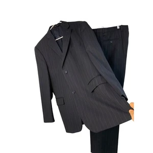Zanetti Men's Italian Pinstripe Suit Wool Size 44L Navy EUC Made in Italy 7258 - Picture 1 of 10