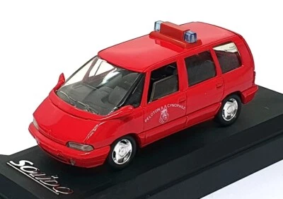 Solido 1/43 Scale 1534 - Renault Espace Pompiers Fire Vehicle - Red - Image 1 of 4