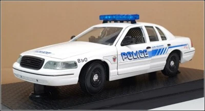 Classic Metal Works 1/24 Scale 25822E - Ford Crown Victoria Police Mayplewood - Image 1 of 4