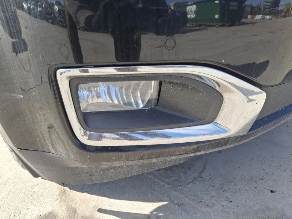 2017 GMC Yukon OEM Used Right Fog Light Assembly 116-03561R 166K Miles - Image 1 of 1