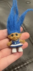 Mädchen Troll Puppe 1,5 Zoll mit blauen Haaren - Bild 1 von 5