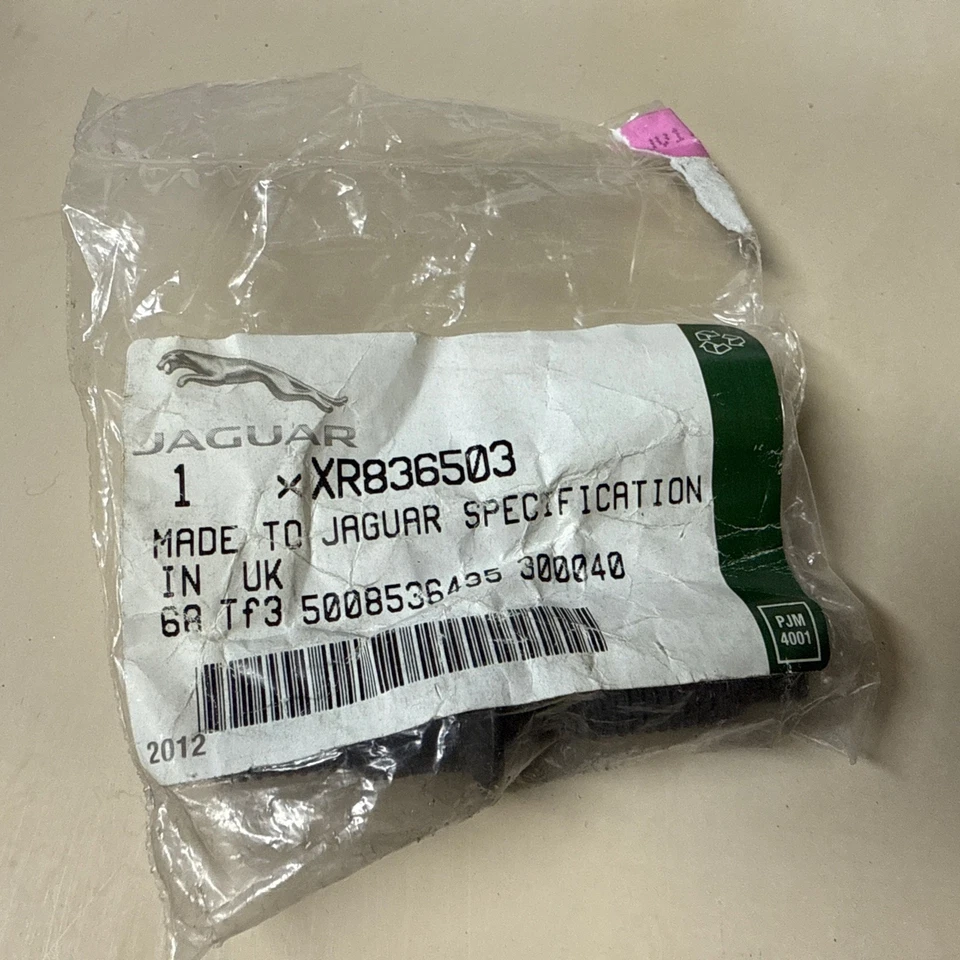 Jaguar XR836503 escape a perno catalizador OEM Foto 1 de 4