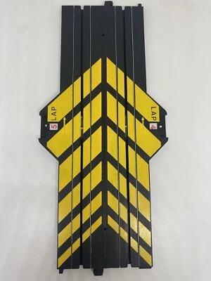 LIFE-LIKE, 9" MECÁNICO AMARILLO CONTADOR DE VUELTAS, HO TRACK Foto 1 de 2