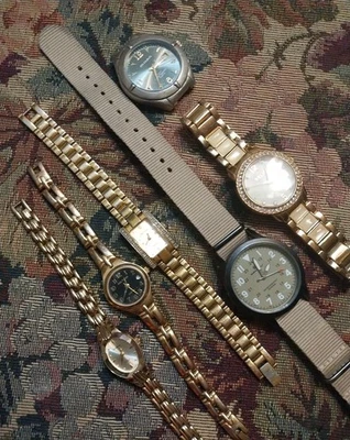 6 Relojes Smith & Wesson Waltam Armitron Reliquia Milán Oleg Cassini Todo Funciona... Foto 1 de 4