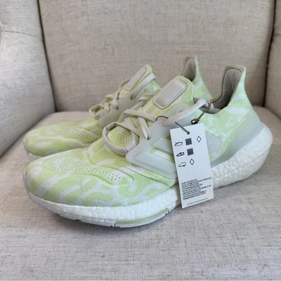 Adidas Ultraboost 22 Womens 9 Running Shoes Almost Lime Cloud White New NWT - Image 1 of 4