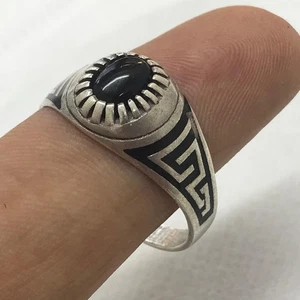 per-owned Vintage Men's Ring Sterling Silver 925 Black Onyx Stone US Size 11.75 - Picture 1 of 6