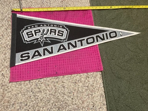VTG SAN ANTONIO SPURS NBA PENNANT - RICO INDUSTRIES - TAG EXPRESS - SHIP FAST Cover