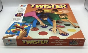 VINTAGE TWISTER GAME, COMPLETE, VGC, 1990 MB GAMES/HASBRO, FAMILY GAMES, FUN. - Picture 1 of 13