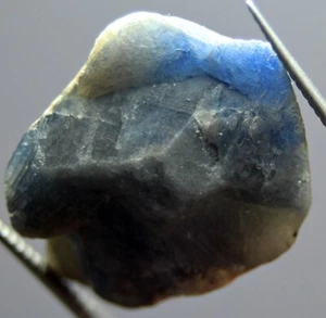 38 CT Mesmirizing Raw Unusual Well Terminated Natural Blue Sapphire From Kashmir - Picture 1 of 8