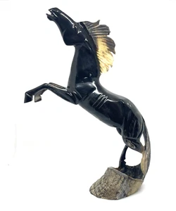 Escultura de cría de caballos semental salvaje tallada a mano cuerno bovino de colección 11" - Imagen 1 de 15