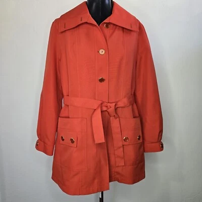 Abrigo para mujer Misty Harbor cualquier clima repelente de manchas de lluvia talla 14 cremallera en forro rojo Foto 1 de 4