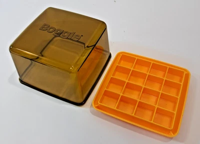 1976 Boggle Word Game Replacement part piece die holder - Image 1 of 4