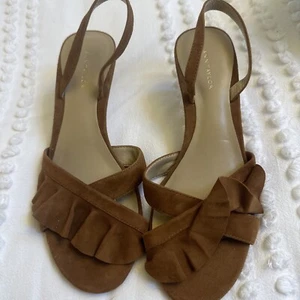 Ann Taylor Brown Sling Back Kitten Heel Shoes Size 6 - Picture 1 of 6