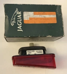 JAGUAR XJS 93.5 94 95 96 REAR PASSENGER SIDE MARKER REFLEX LAMP LHC5032AA NOS - Picture 1 of 9