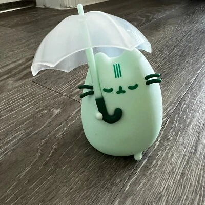 PUSHEEN box Vinyl Light Green Pusheen with Umbrella Toy - Image 1 of 4