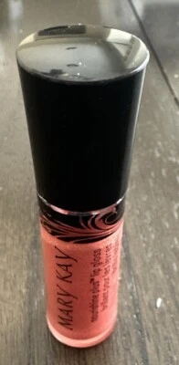 Brillo de labios Mary Kay NouriShine Plus en Fancy Nancy. Foto 1 de 2