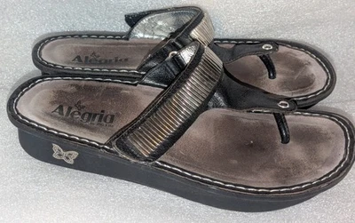 Alegria CAR-653 Mujer Negro Guijarro Cuero Tanga Mula Sandalia Zapatos Talla EUR 41 Foto 1 de 4
