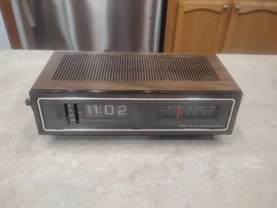 Vintage Sears Flip Clock Woodgrain Radio works As Should Great Condition  - Image 1 of 4