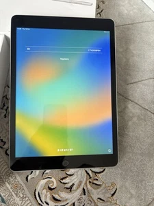 Apple iPad 9th Generation Silver, 64GB, WiFi iCloud Lo0ck No Working For Parts - Photo 1/8