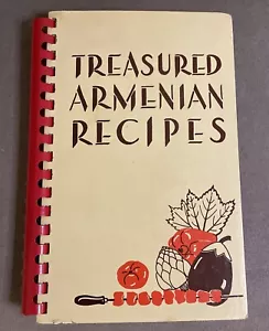 Treasured Armenian Recipes- Detroit Women's Chapter Benevolent Union 18th 1969 - Foto 1 di 9