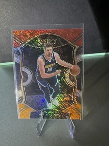 2020-21 Panini Select BK Nikola Jokic Concourse Red White Orange Shimmer - Bild 1 von 2