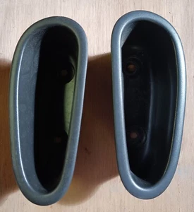 Saturn rear door armrest cup/pull - Picture 1 of 3