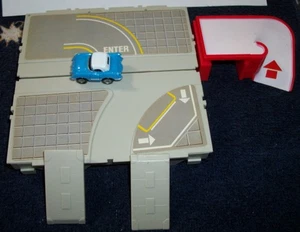 Micro Máquinas Viaje Ciudad Juego Estación de Servicio INCOMPLETO Galoob 1987 Piezas - Imagen 1 de 2