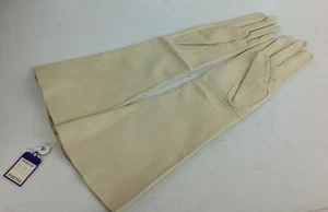 Vintage Soft Italian Kid Leather Ivory Women's Mid Length Gloves Ladies 7 NOS - Picture 1 of 10